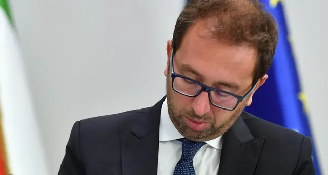 Ok a procedere per Grillo e Salvini
