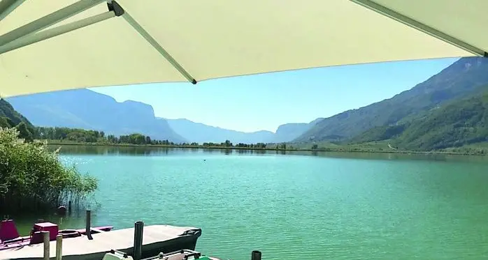 Spiaggia libera al lago Nel mirino 3mila metri lasciati dai militari