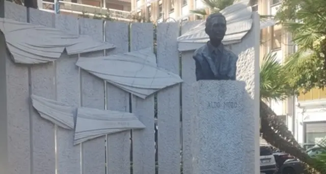 Moro, ripristinata lapide danneggiata