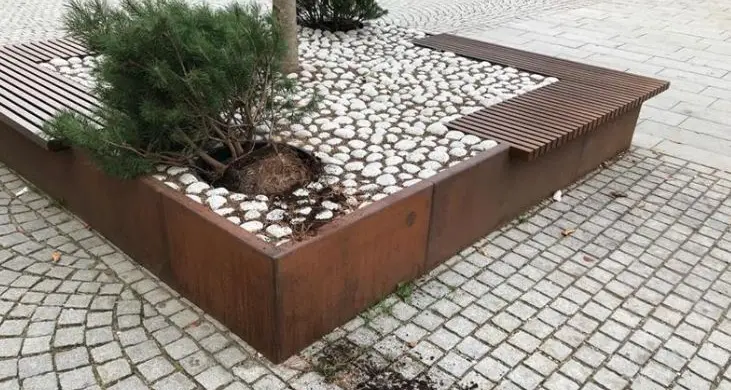 Brunico, grazie alla videosorveglianza identificati gli autori di atti vandalici