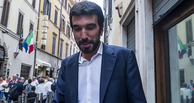 Martina,vogliono portarci fuori da euro