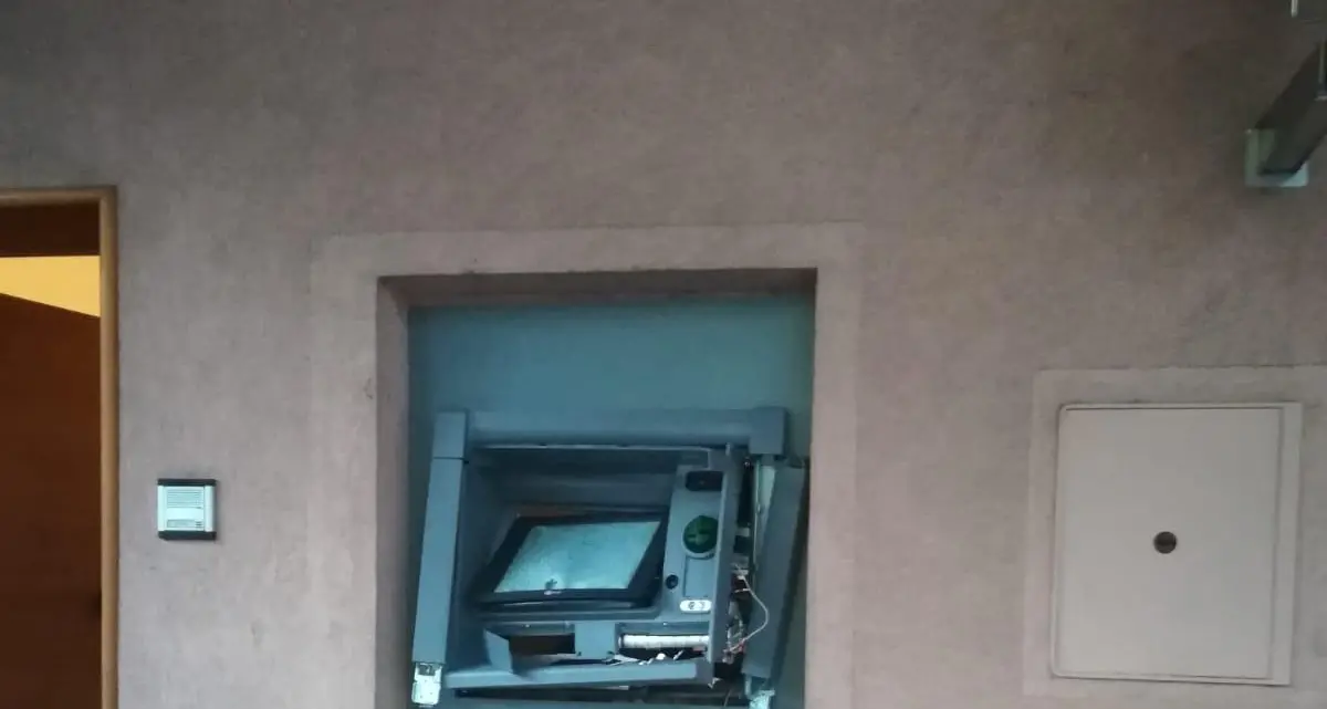 Vigo di Ton, bancomat fatto saltare nella notte