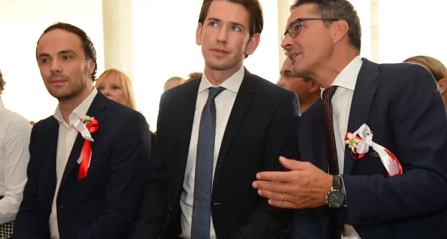 Doppio passaporto, scontro a Vienna sulle carte segrete
