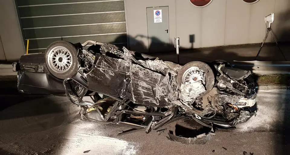 Perde il controllo dell'auto, giovane muore nella notte a Sarentino