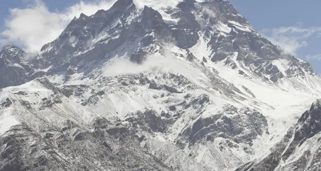 Nove alpinisti morti in Nepal