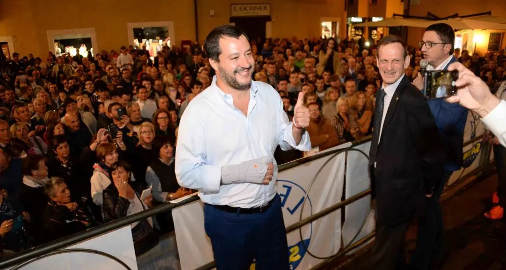 Salvini: \"Bomba carta, sono stati gli anarchici\"