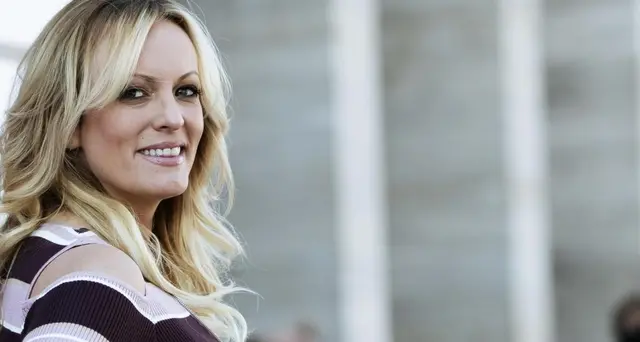 Trump, no causa diffamazione pornostar