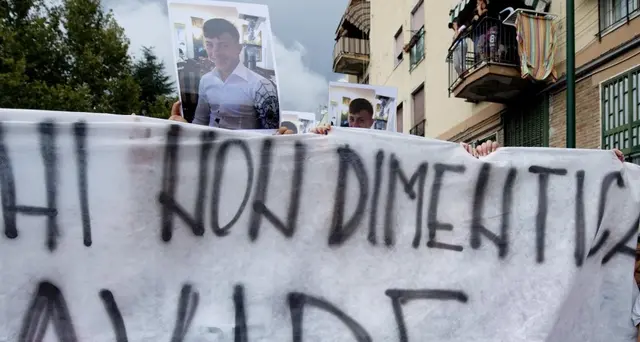 17enne ucciso, pena ridotta e sospesa