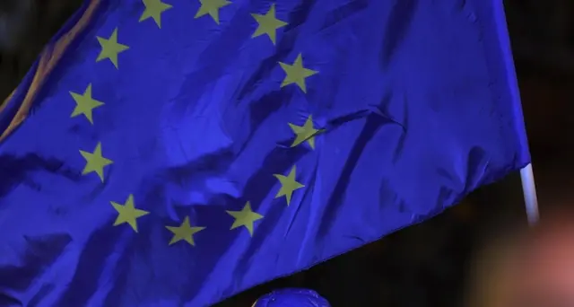 44% italiani voterebbe per restare Ue