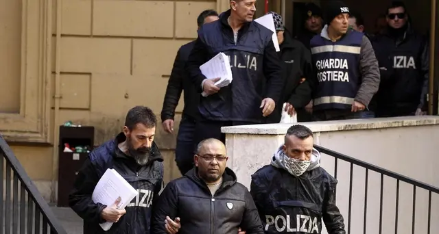 Ostia: condannati per mafia tre Spada