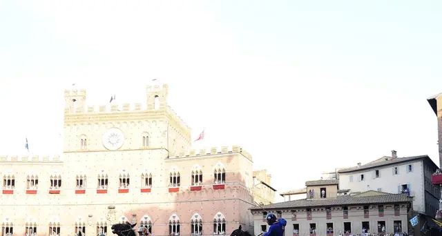 Palio Siena: Chiocciola vince provaccia