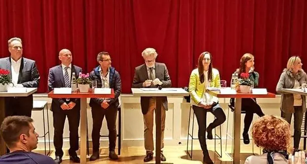Mobilità e plurilinguismo dividono i partiti in lizza