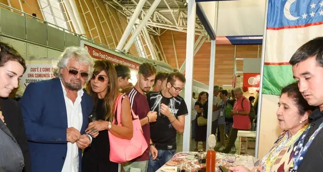Grillo, togliere poteri a Capo Stato