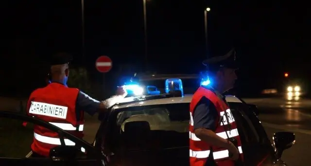 Matrimoni fittizi per permesso, blitz Cc