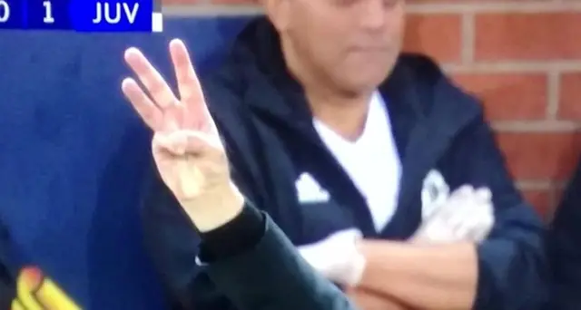 Mourinho, per tifosi Juve triplete duro