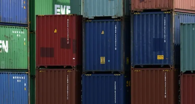Istat, export -3,7% a settembre su mese