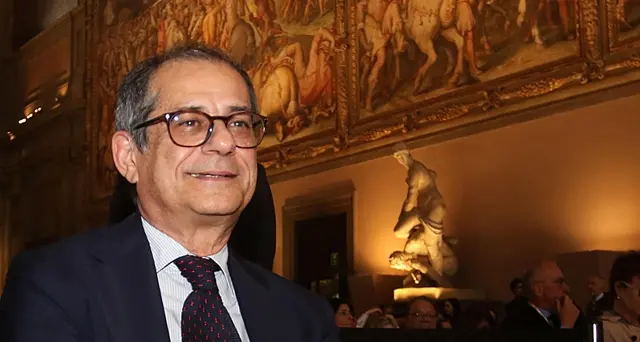 Tria, se crisi sì a intervento banche