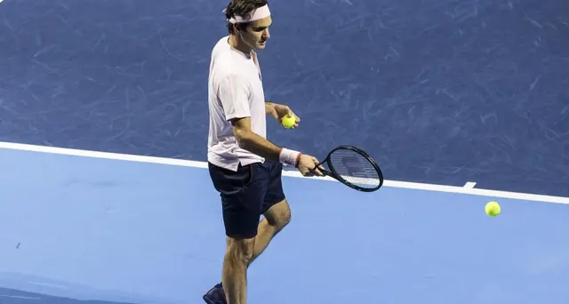 Federer in finale nella 'sua' Basilea