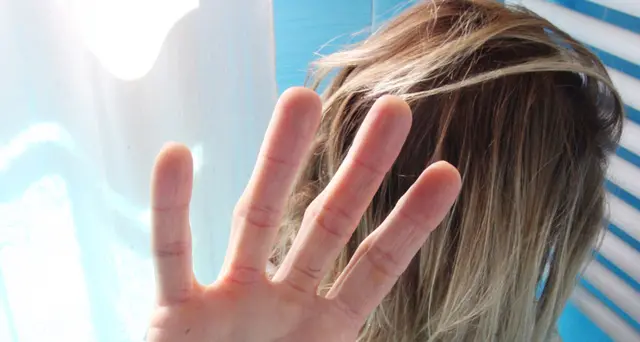 Violenza a studentessa,denunciato 43enne