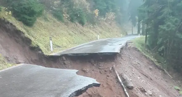 La frana spacca la tubatura, Anterivo resta senza acqua potabile
