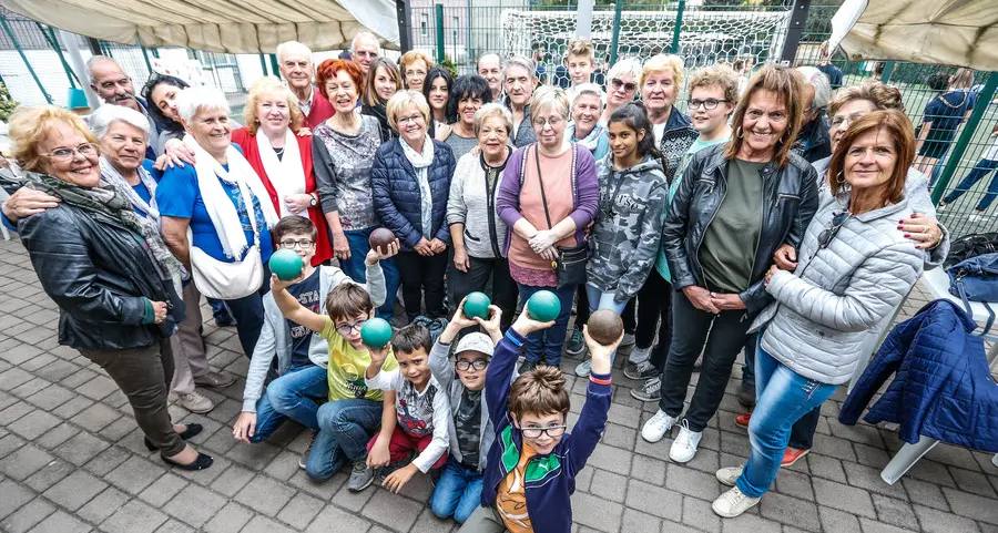 La festa tra nonni e nipoti per mantenersi sani insieme