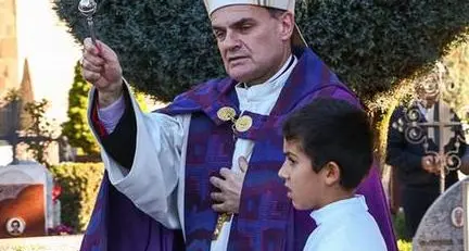 Oggi la messa del vescovo Muser al camposanto