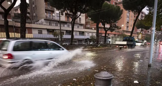Pompieri salvano uomo in auto a Ischia