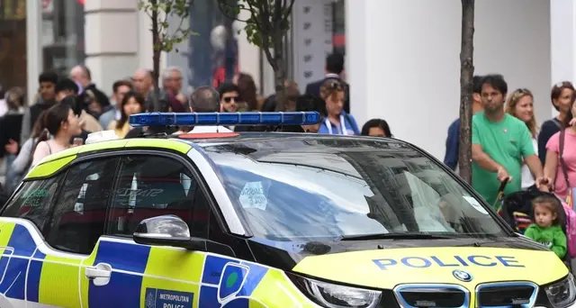 Londra, con un machete ferisce 2 persone