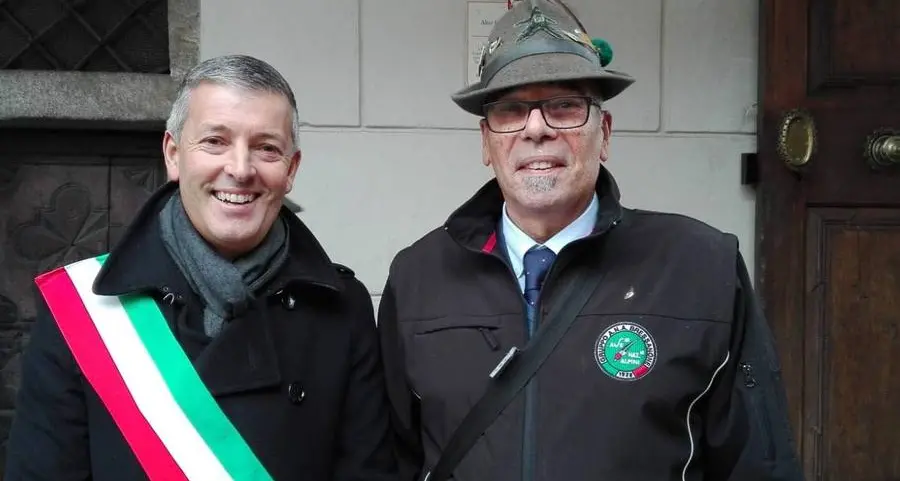 Caduti, Brunner indossa il tricolore