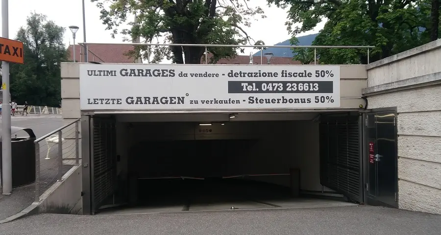 Suore e banca primi soci del garage in piazza Rena