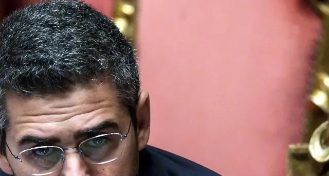 Fraccaro, fiducia rafforza governo