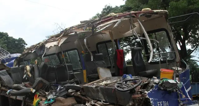 Zimbabwe, 47 morti in scontro fra bus