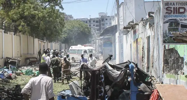 Tre autobombe a Mogadiscio, 17 morti