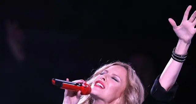 Minogue, divertirsi guardando al mondo