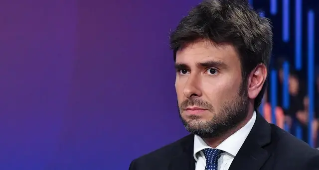 Di Battista, recitano parte verginelle..
