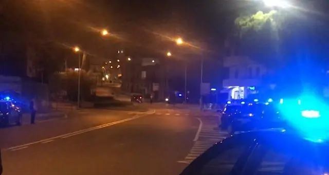 Accoltella madre e zia, arrestato