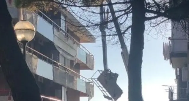 Taranto, cadono dalla gru: morti due operai