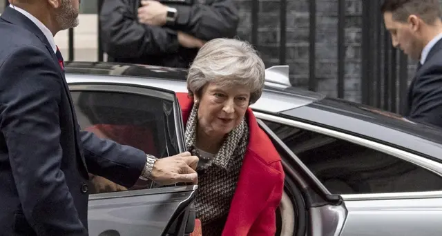 Voto sfiducia a leadership May martedì