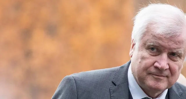Seehofer lascia guida Csu il 19 gennaio