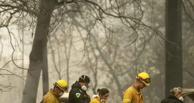 Incendi in California, 71 morti