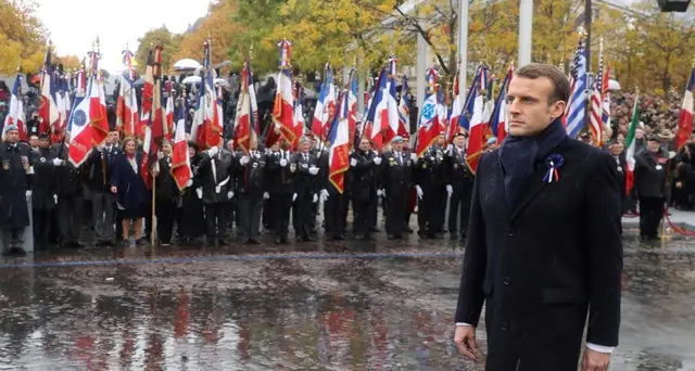 La popolarità di Macron precipita al 25%