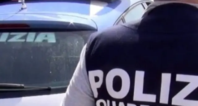 Violenza su minori, arrestato bidello