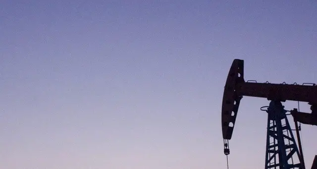 Petrolio affonda a Ny, -5,33%