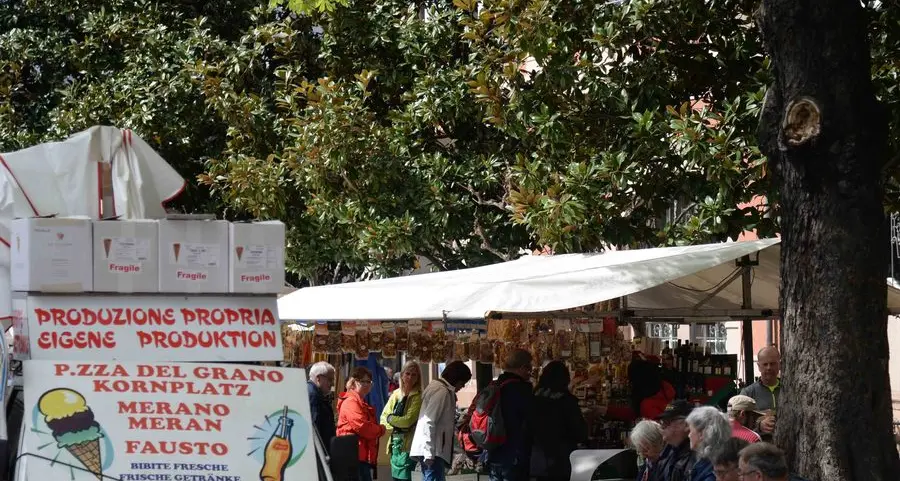 Nuova estetica per i chioschi in due piazze
