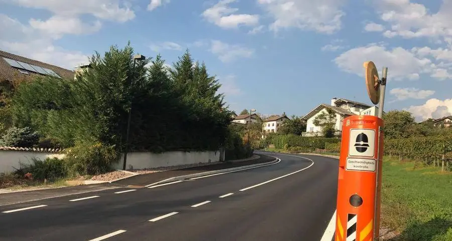 Statale delle Dolomiti, con gli speed check auto e moto al rallenty