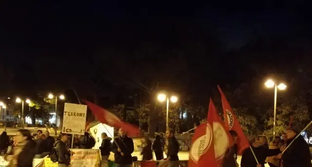Salvini, contestazioni a Nuoro