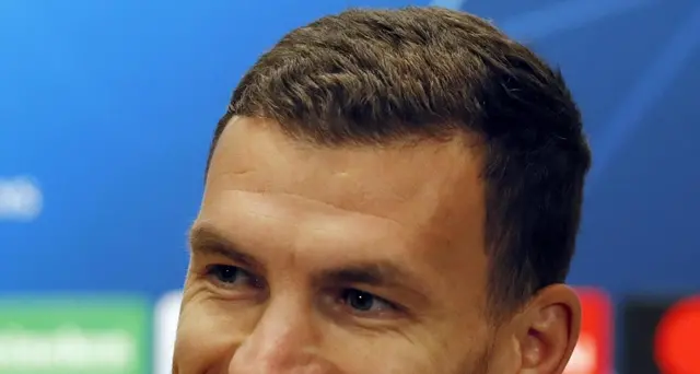 Dzeko \"non penso ancora al ritiro\"