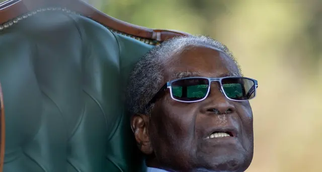 Zimbabwe: Mugabe non può più camminare