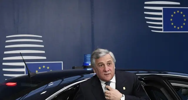 Tajani, unica via è cambiare la manovra