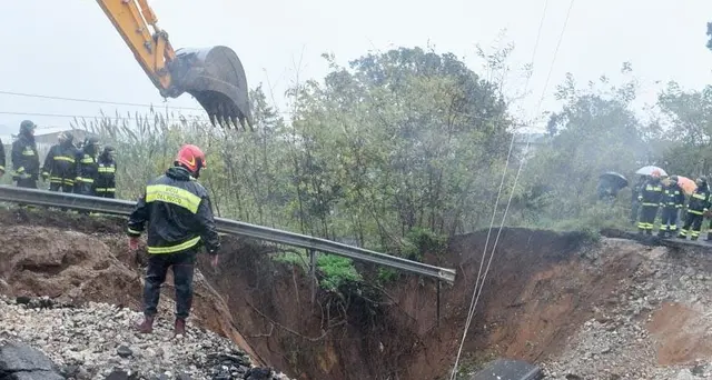 Auto in voragine al Circeo, un disperso